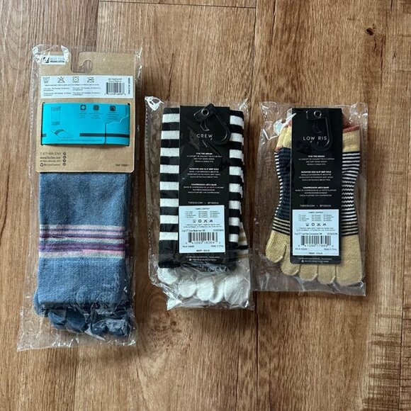 Toesox Full Toe Grip Socks Pilates Scrunch Knee Crew Low Rise Bundle Size SM - Picture 2 of 8